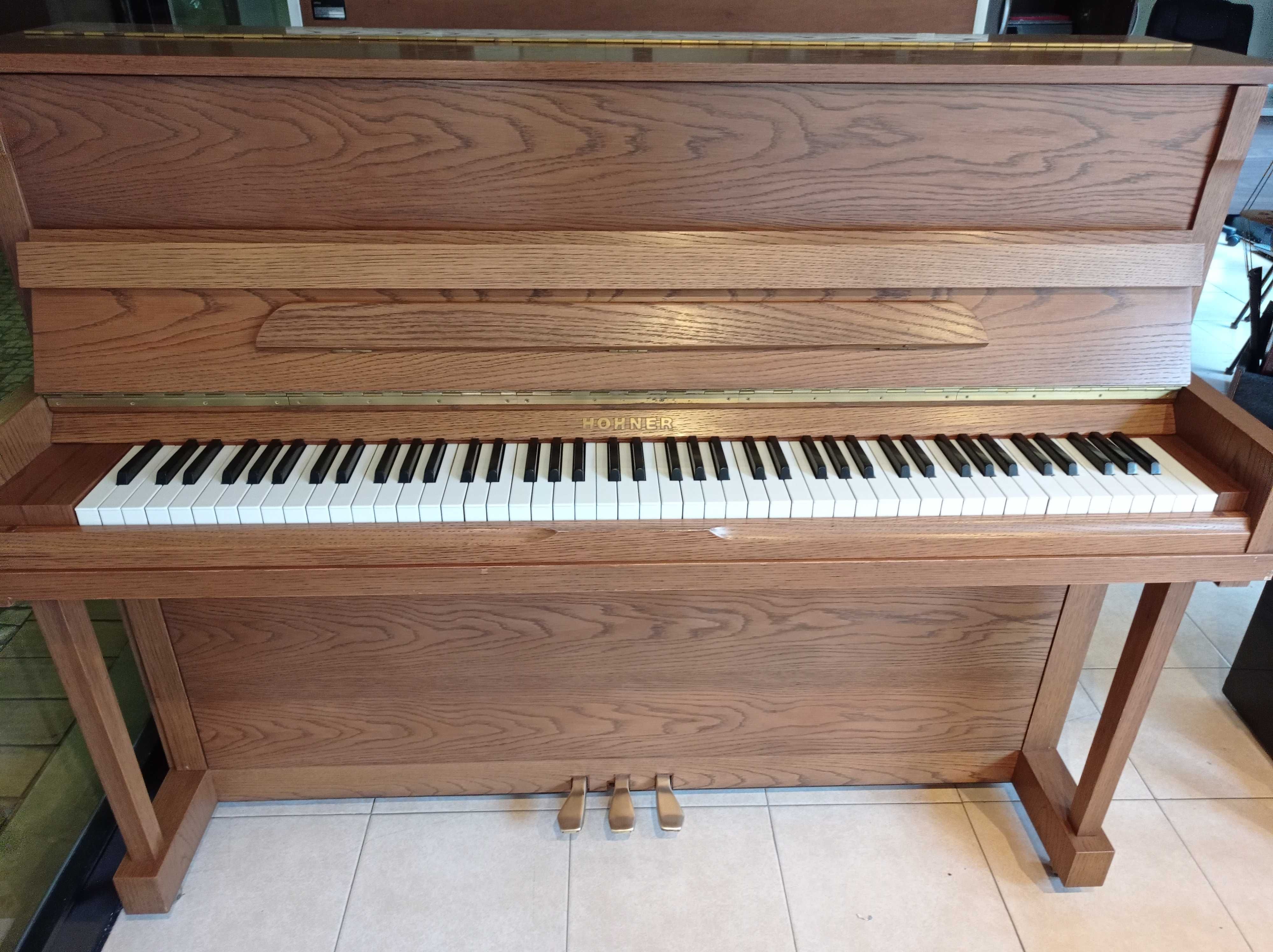 Piano vertical HOHNER
