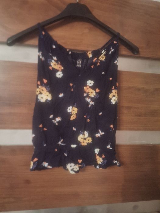 Bluzka damska H&M rozm.S 100%viskoza stan bardzo dobry.