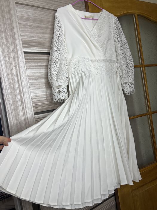 Сукня біла юбка плісеровка рукав кружево дуже ніжна та жіночна