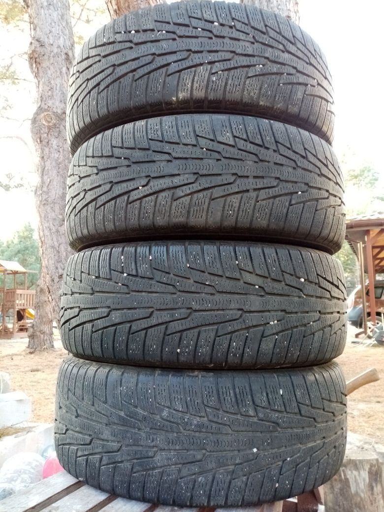 Продам зимнюю резину R17 Nokian