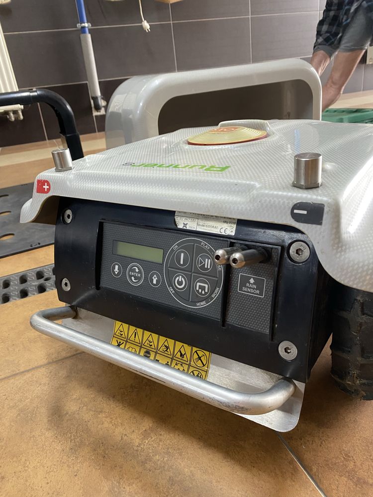 Robot koszący Wiper seria SR Runner S