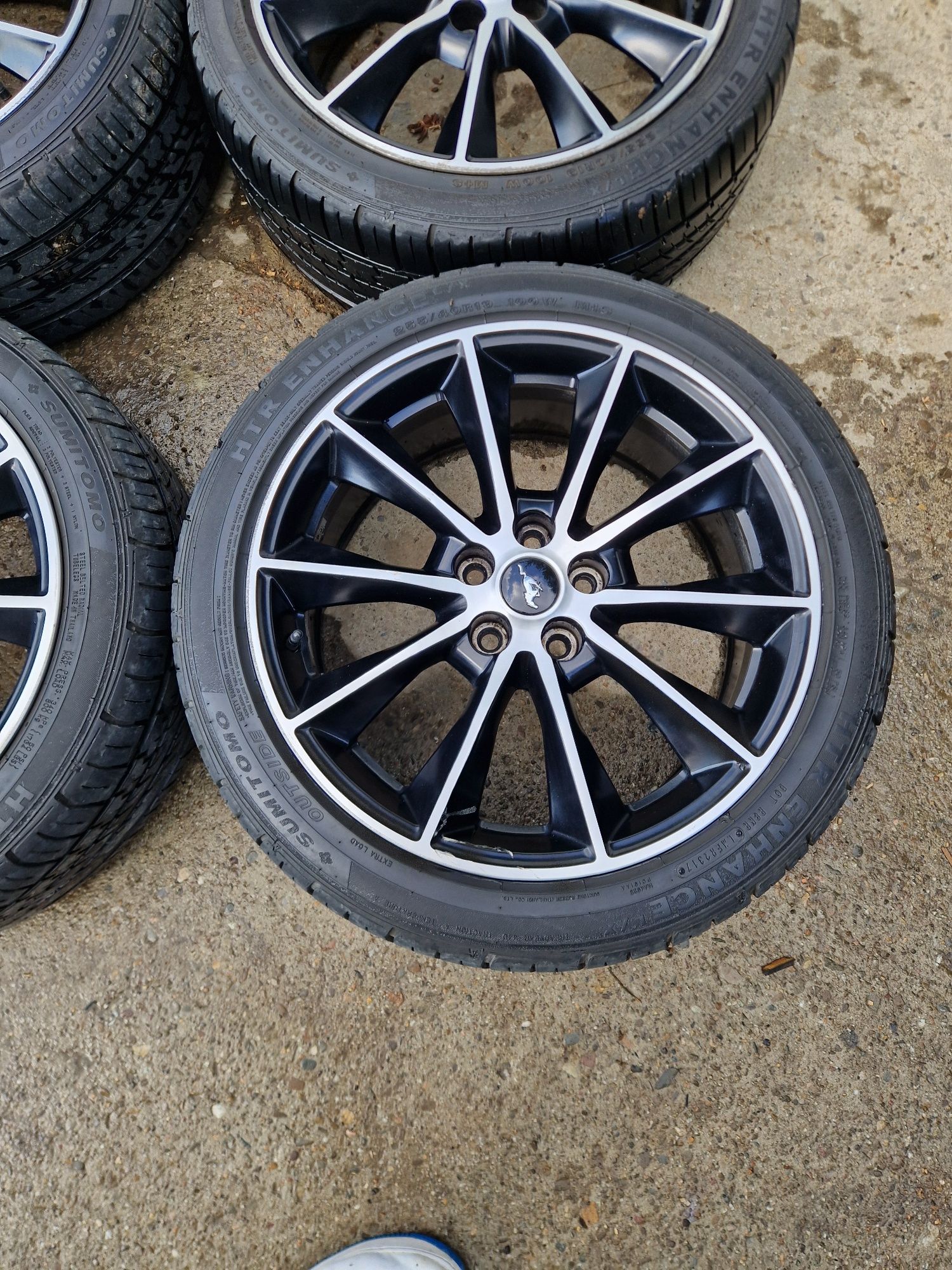 Felgi z oponami Ford Mustang 255/40 R19
