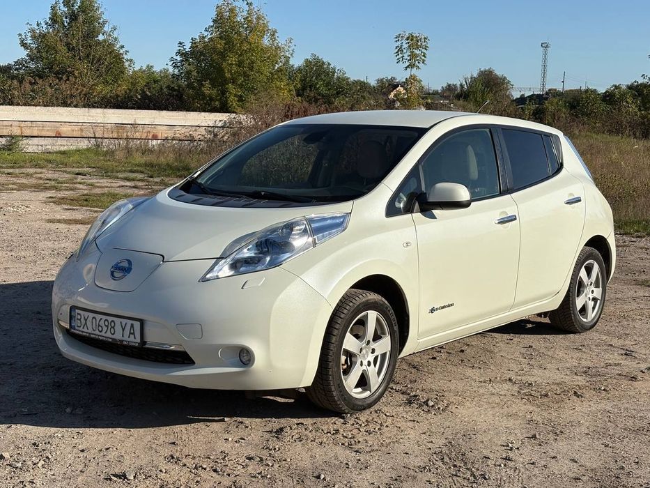 Nissan leaf 2012рік