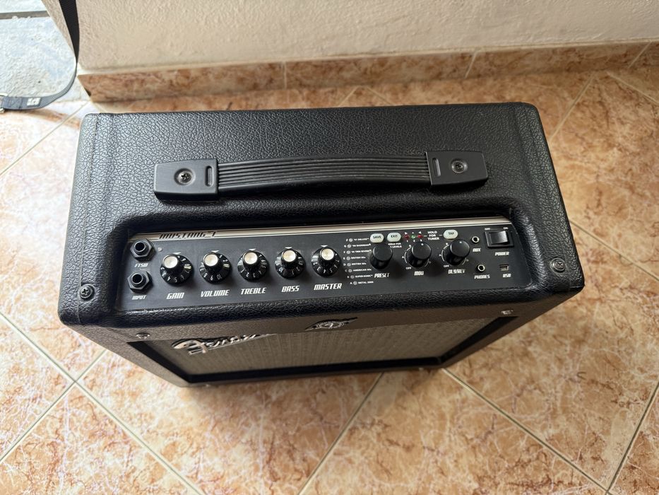Amplificador fender mustang tm v 2