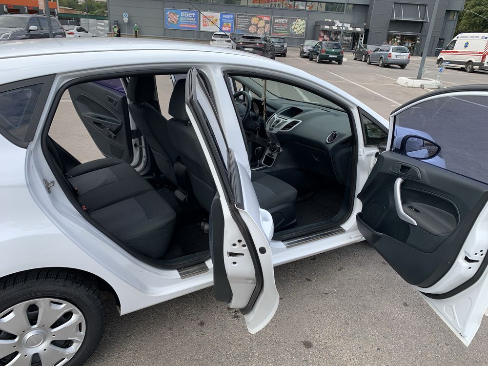 Ford fiesta 1,4 2012 год