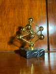 Escultura Vintage Átomo Latão Base Mármore Bruxelas 13 cm