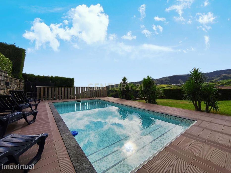 Refúgio Exclusivo com Vistas Panorâmicas na Vila da Povoação, Ilha de