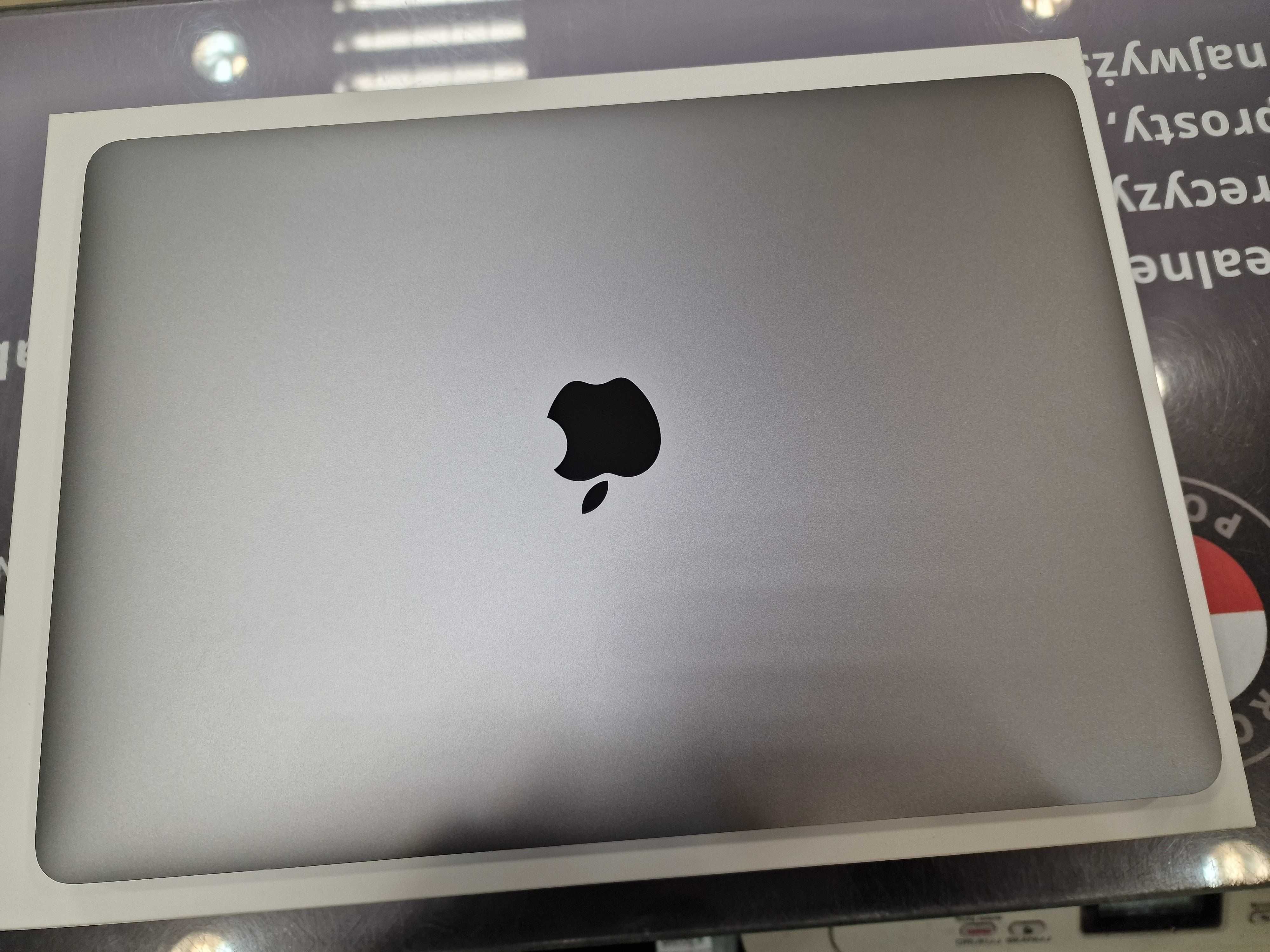 Macbook PRO 13 2020/ M1/ 16GB/ 256GB/ Space Gray/ 378 cykli/ Grade A-