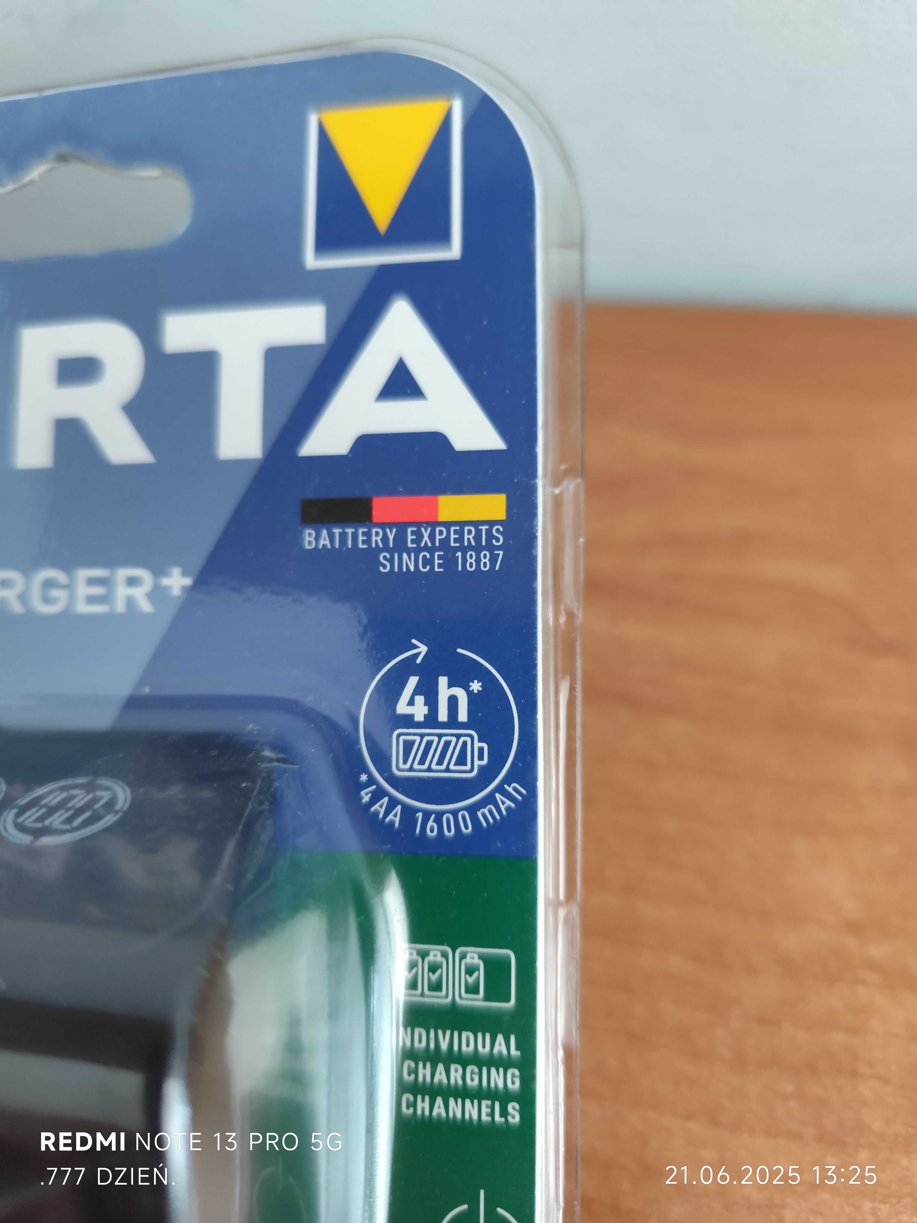 Ładowarka aku AA,AAA,9V i wyjście USB 5V  + 4 x 2100mAh  AA VARTA nowa