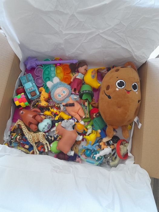 Mystery box paczka niespodzianka dla dziewczynki 4-6 lat labubu figurk