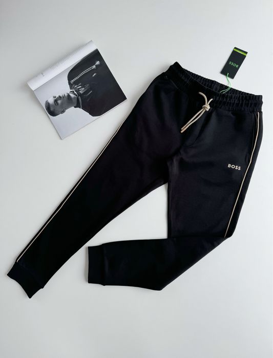 Костюм чорний Boss