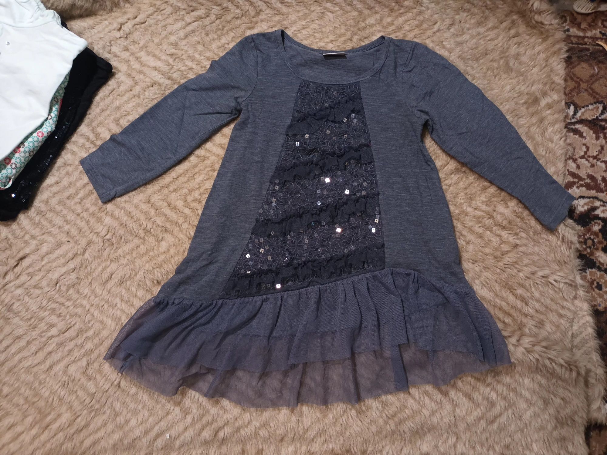 Лот футболка, штанишки, юбка, туника 2-5 лет