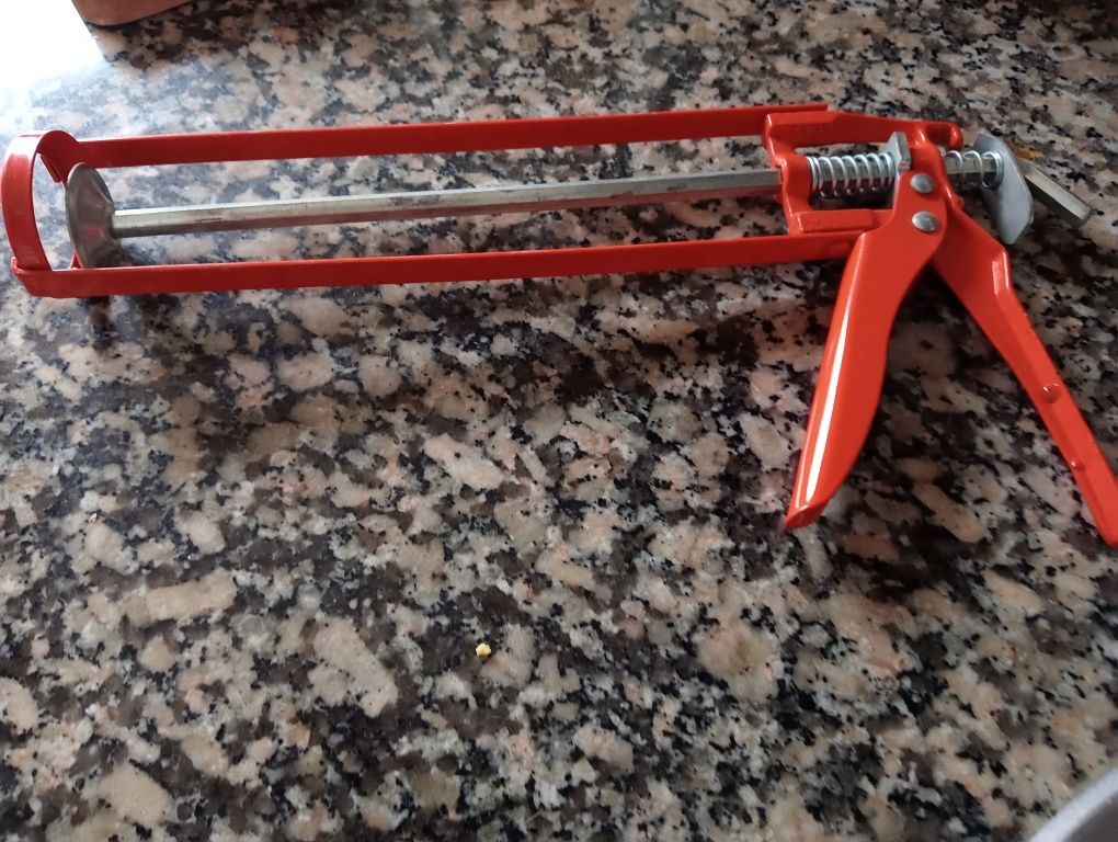 Pistola de tubos de silicone Novo