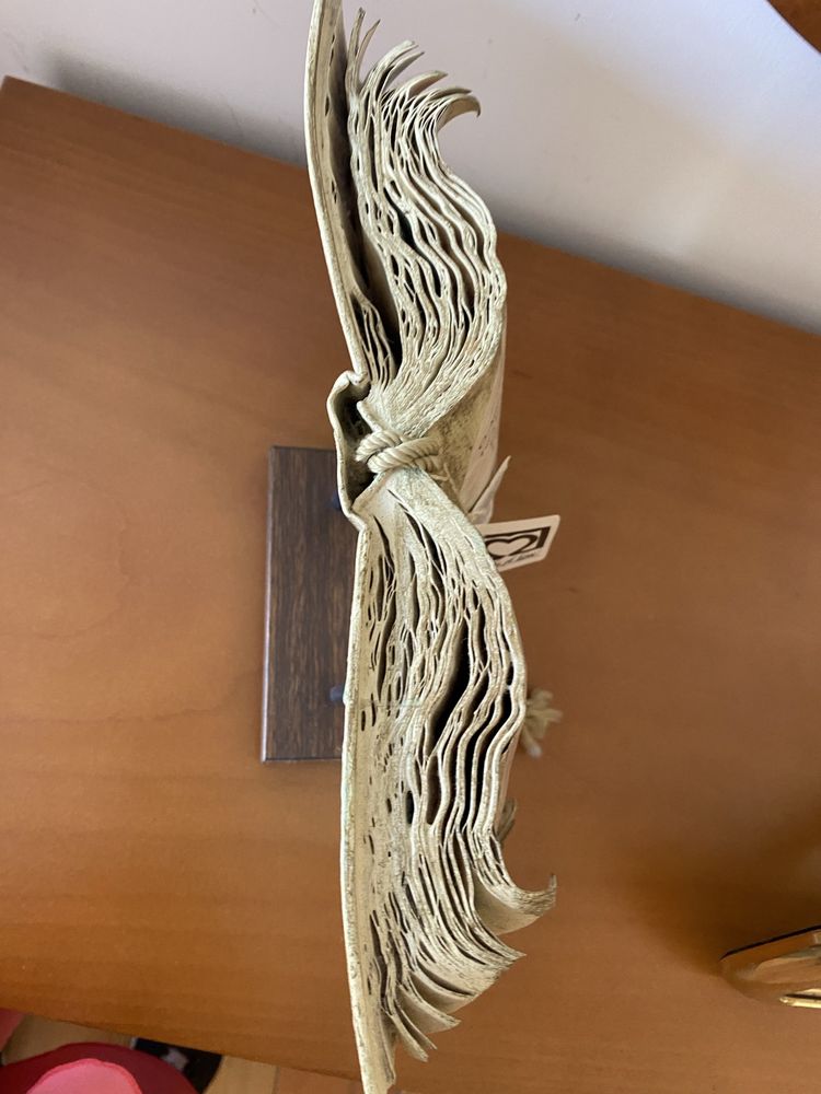 Livro decorativo com suporte