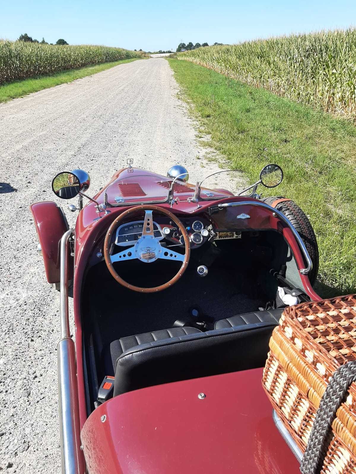 Citroën 2cv lomax Mercedes jaguar