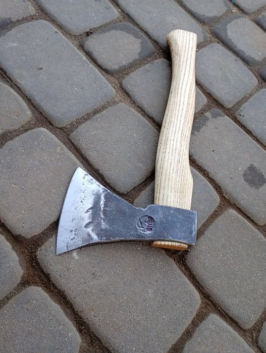 Ręcznie kuta siekiera Końskie BN 0,7