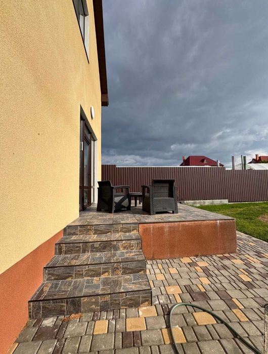 Современный 2-х этажный дом в Усатово, с евроремонтом!