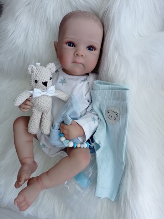 Cała winylowa lalka w typie reborn