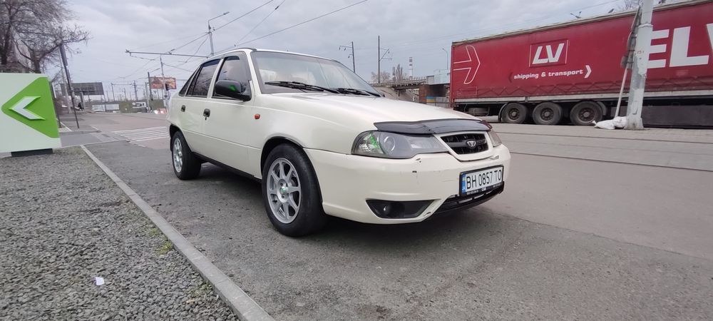Продам део нексія 2011року