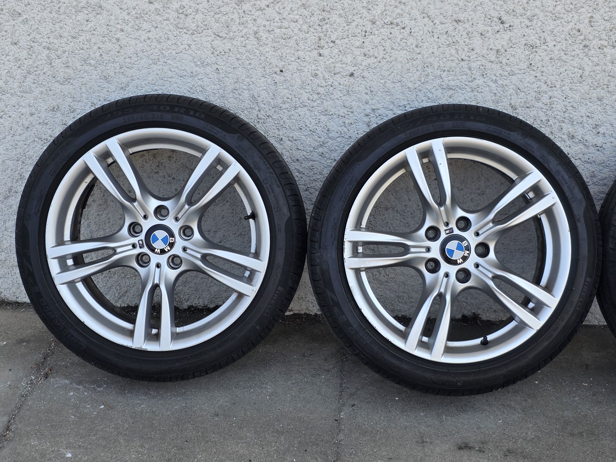 Jantes Originais BMW 18" Pack M com Pneus 225.45.18 + 255.40.18