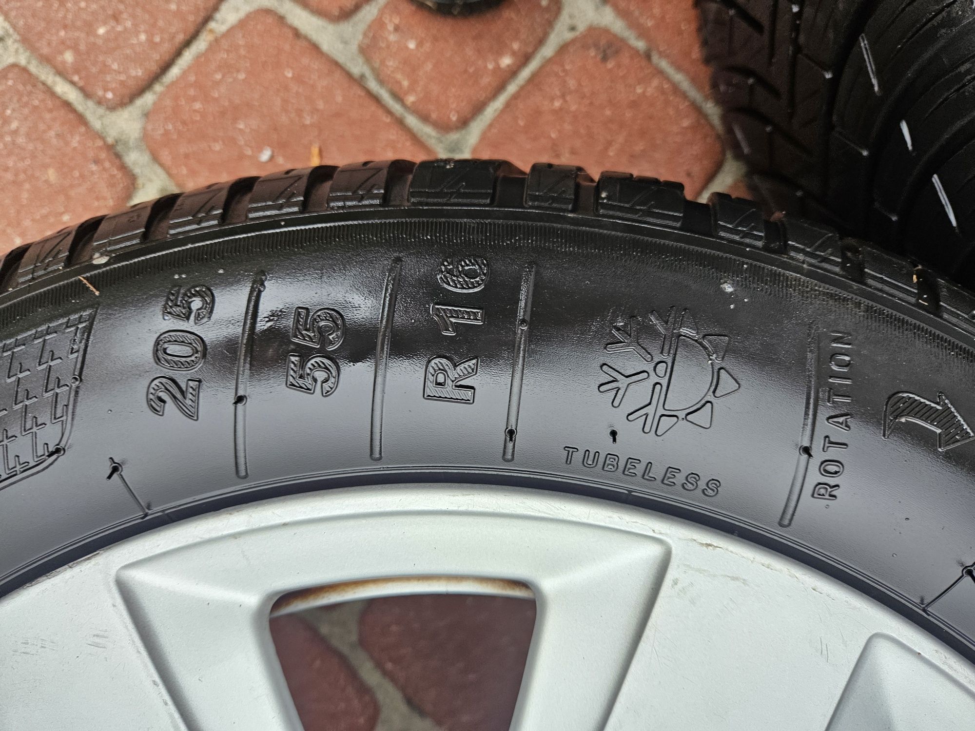 Opony Kleber Quadraxer2 205/55 R16, Felgi aluminiowe VOLKSWAGEN 16"