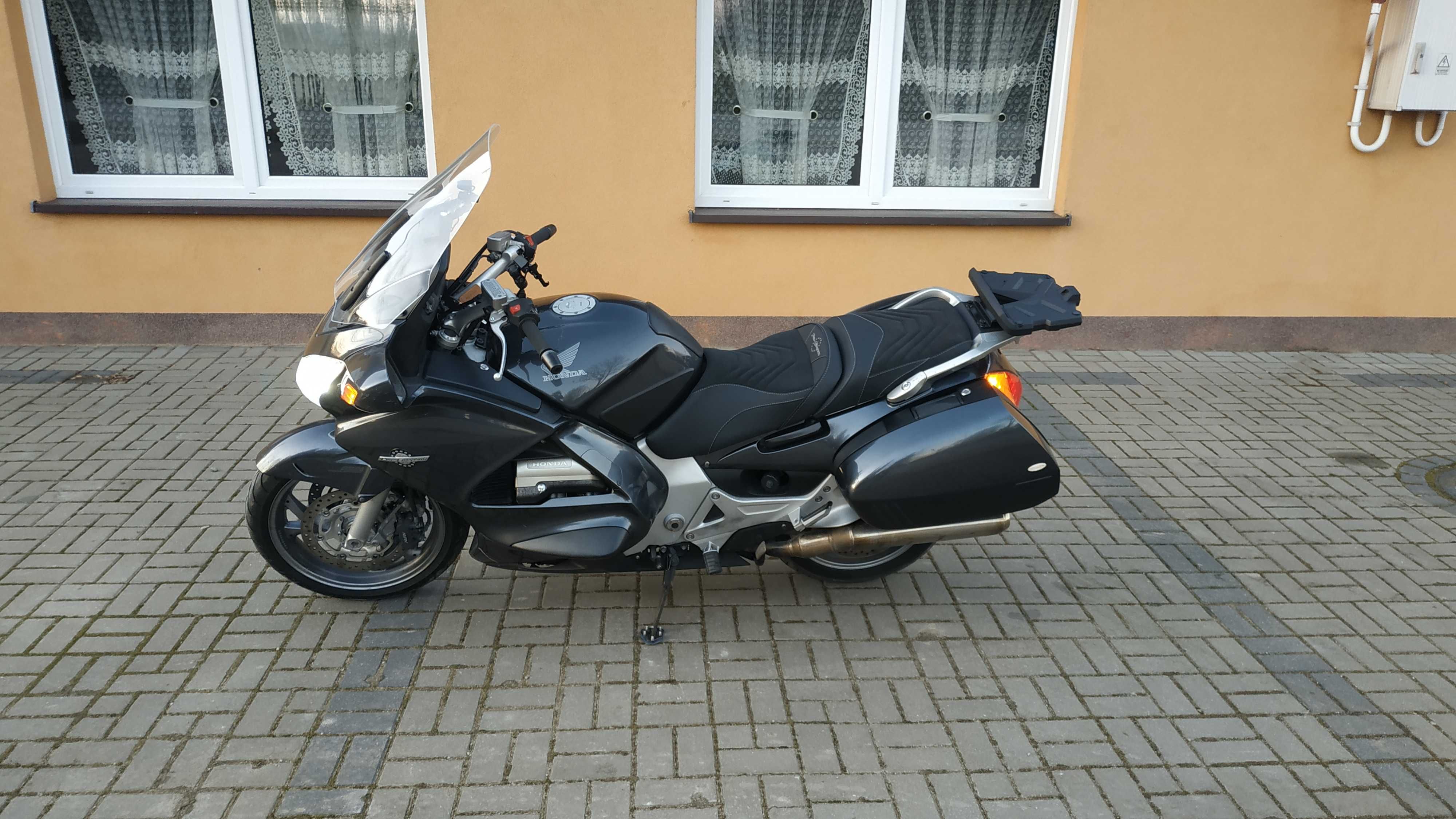 Honda ST1300, mocno doinwestowana, 2 problemy