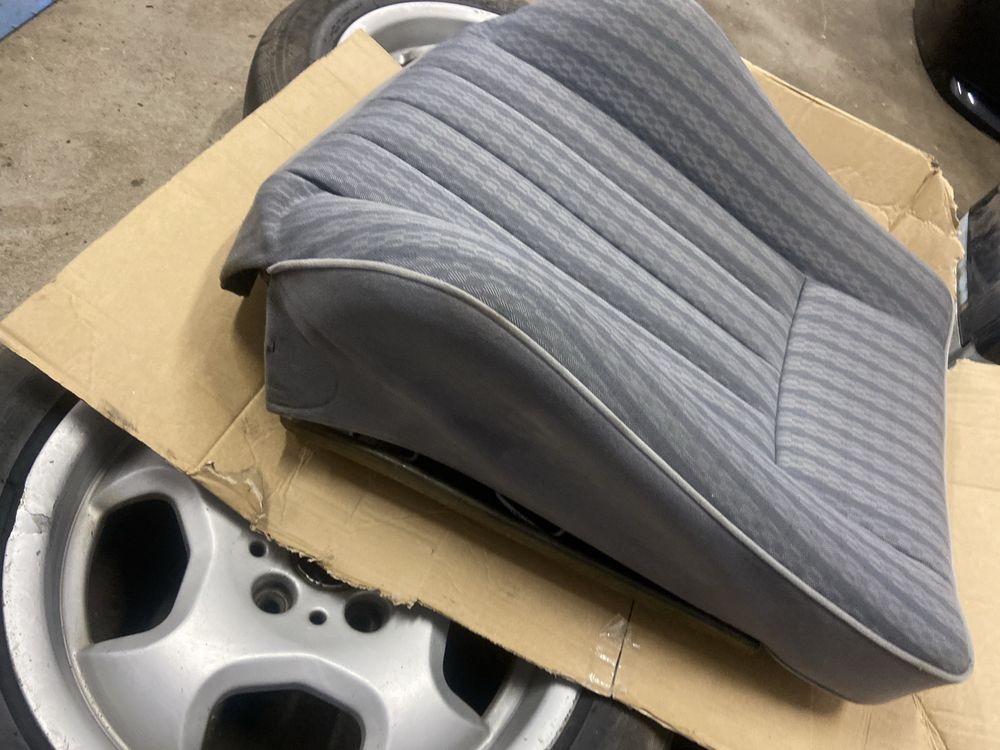 Materiał fotela kierowcy mercedes w124 szara jodełka