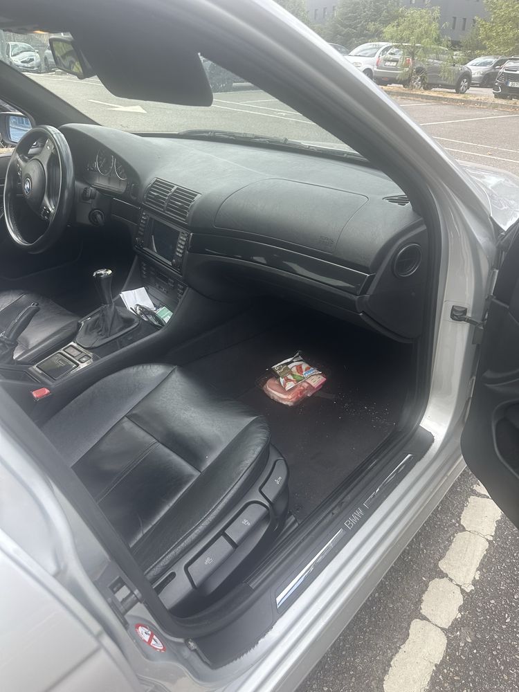 Bmw.   E 39 520 D de 2002