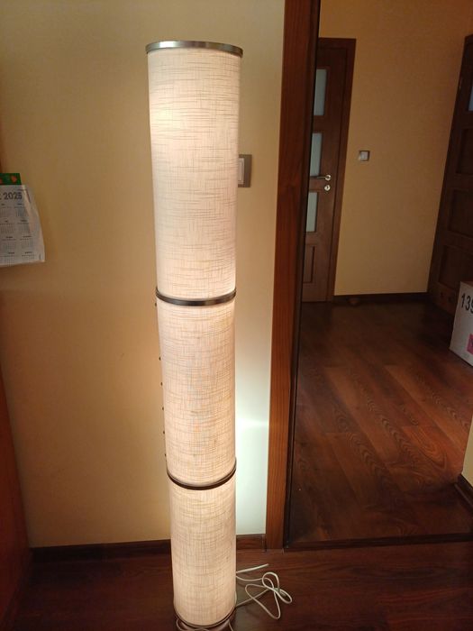 Lampa stojąca podłogowa