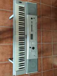 Teclado piano Yamaha dgx 230