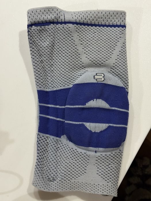 Bauerfeind Sports Compression Knee Support