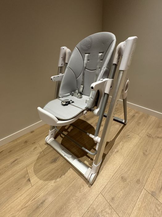 Продам стільчик carello debut