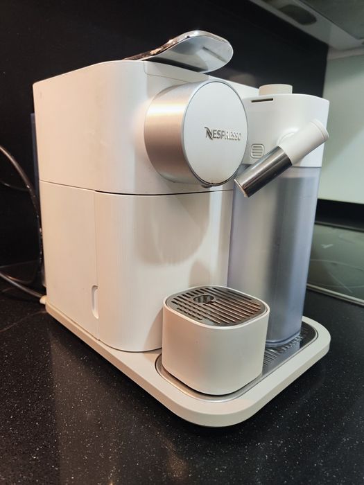 Máquina de café Nespresso Gran Latissimo