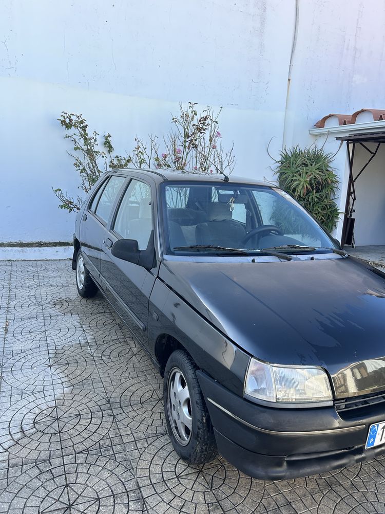 Clio rt 1.2    1993           148km