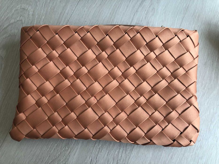 Sapatos Zilian e Clutch