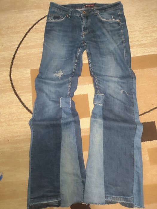 джинси кльош (flared)