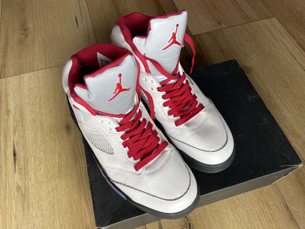 Buty Jordan Retro 5 Fire Red 43 27.5 cm