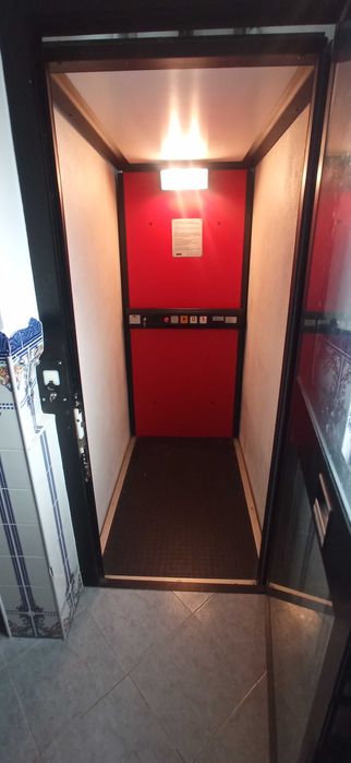 Elevador interior moradia