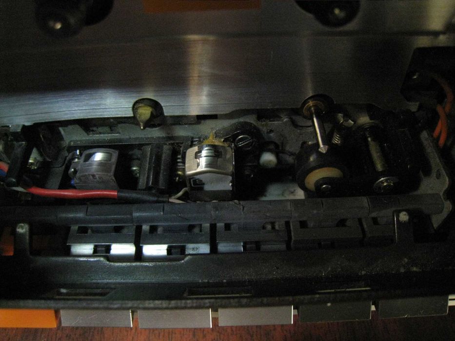 продам кассетную деку Kenwood .