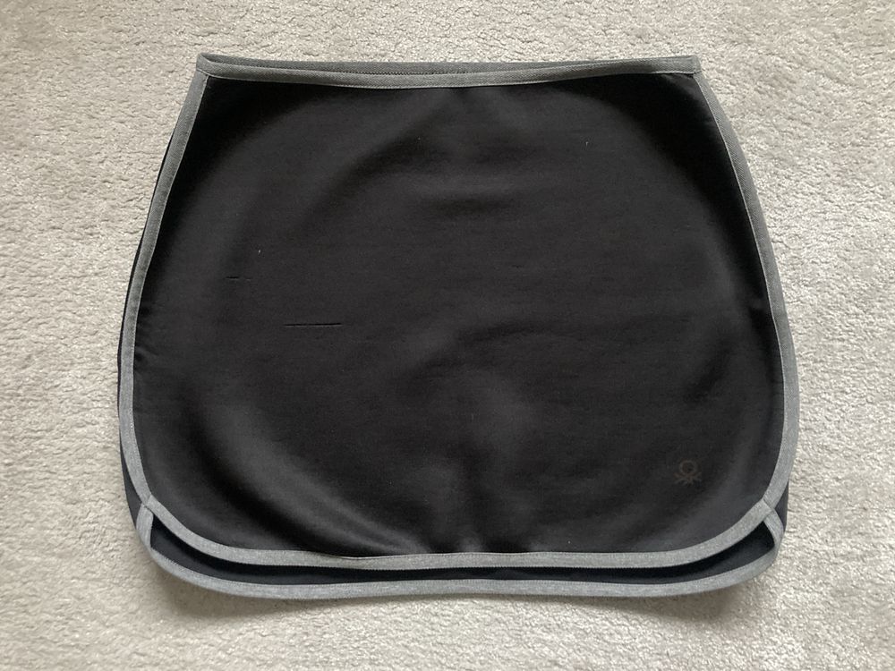 Ciepła spódnica Benetton elastyczna czarna rozmiar M