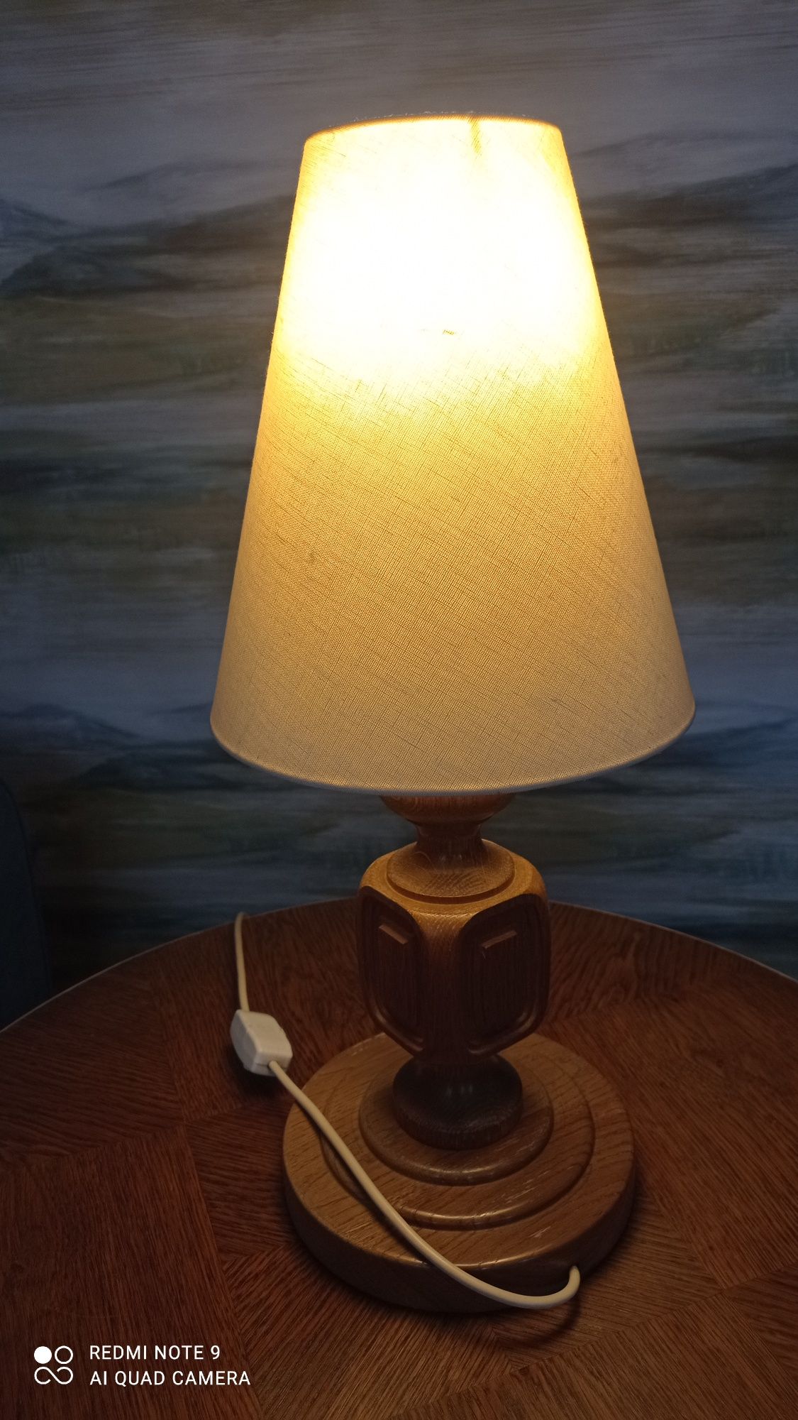 Lampa stołowa drewno