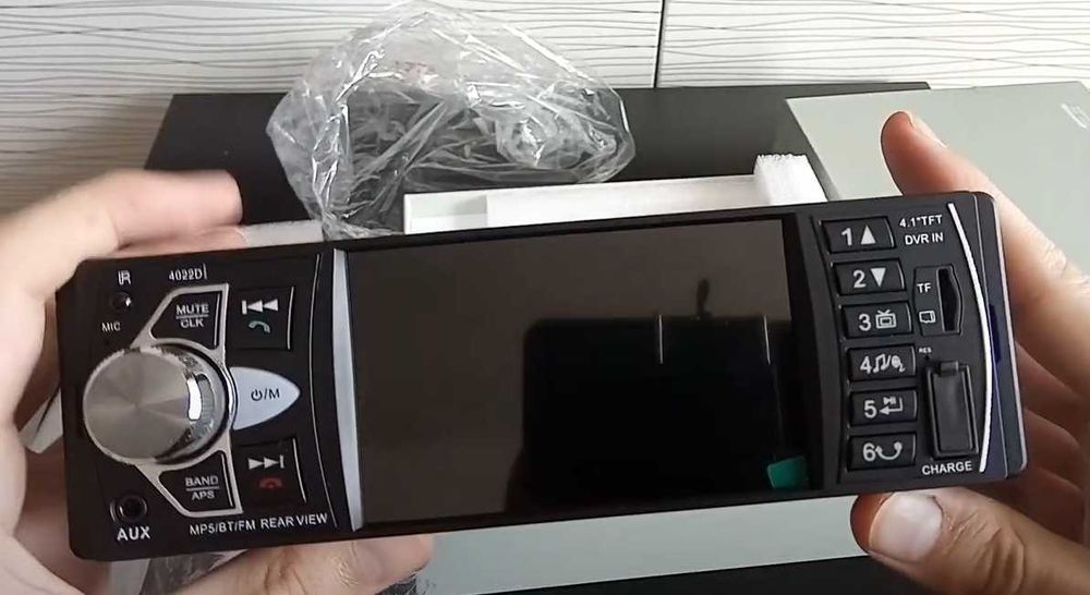 Автомагнітола з дисплеєм та пультом на руль блютуз usb microsd коротка