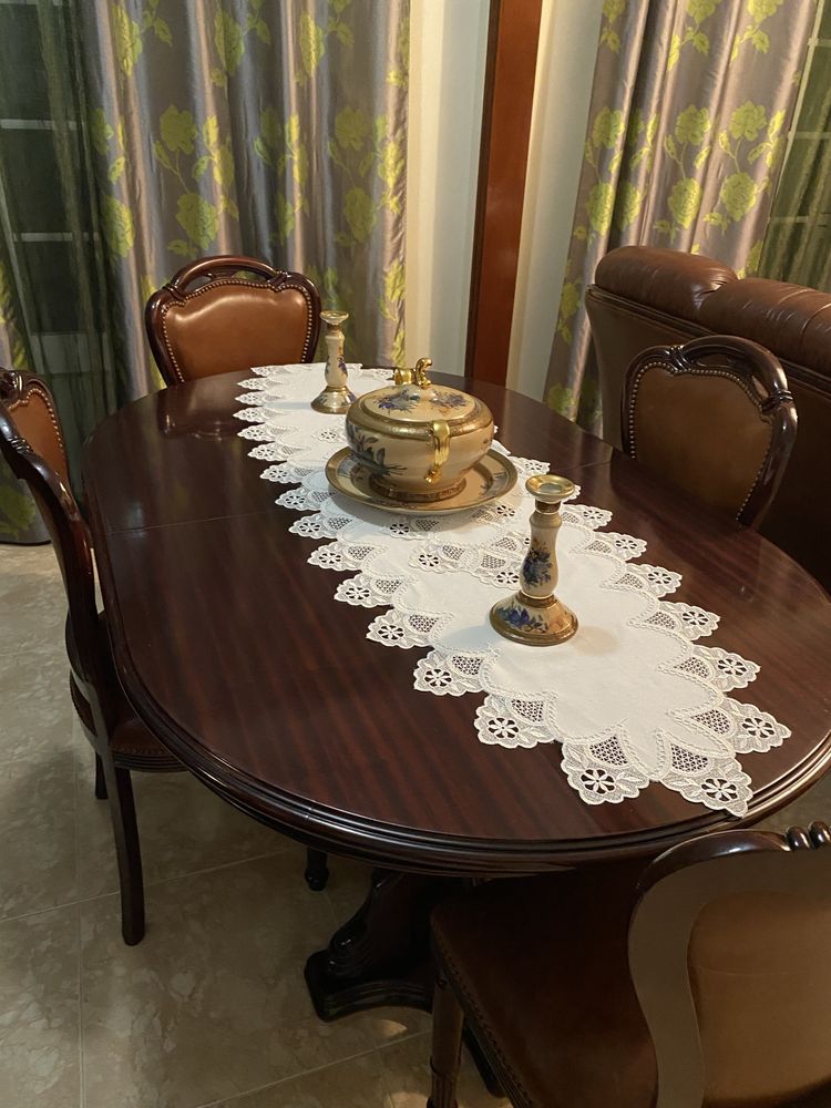 Mesa de jantar com 6 cadeiras