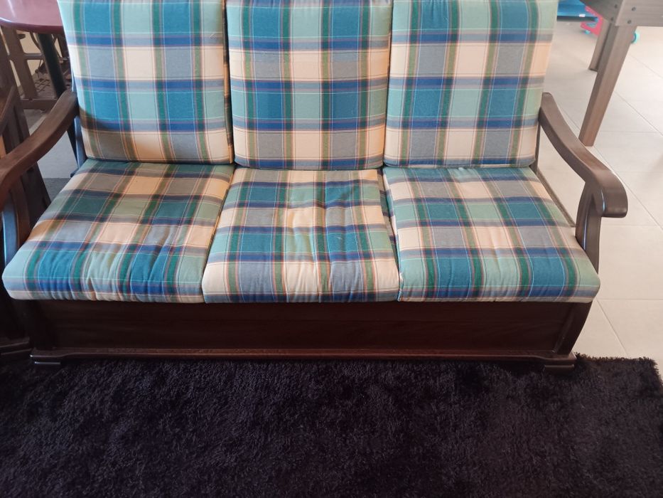 Sofá-cama mais 2 sofás individuais