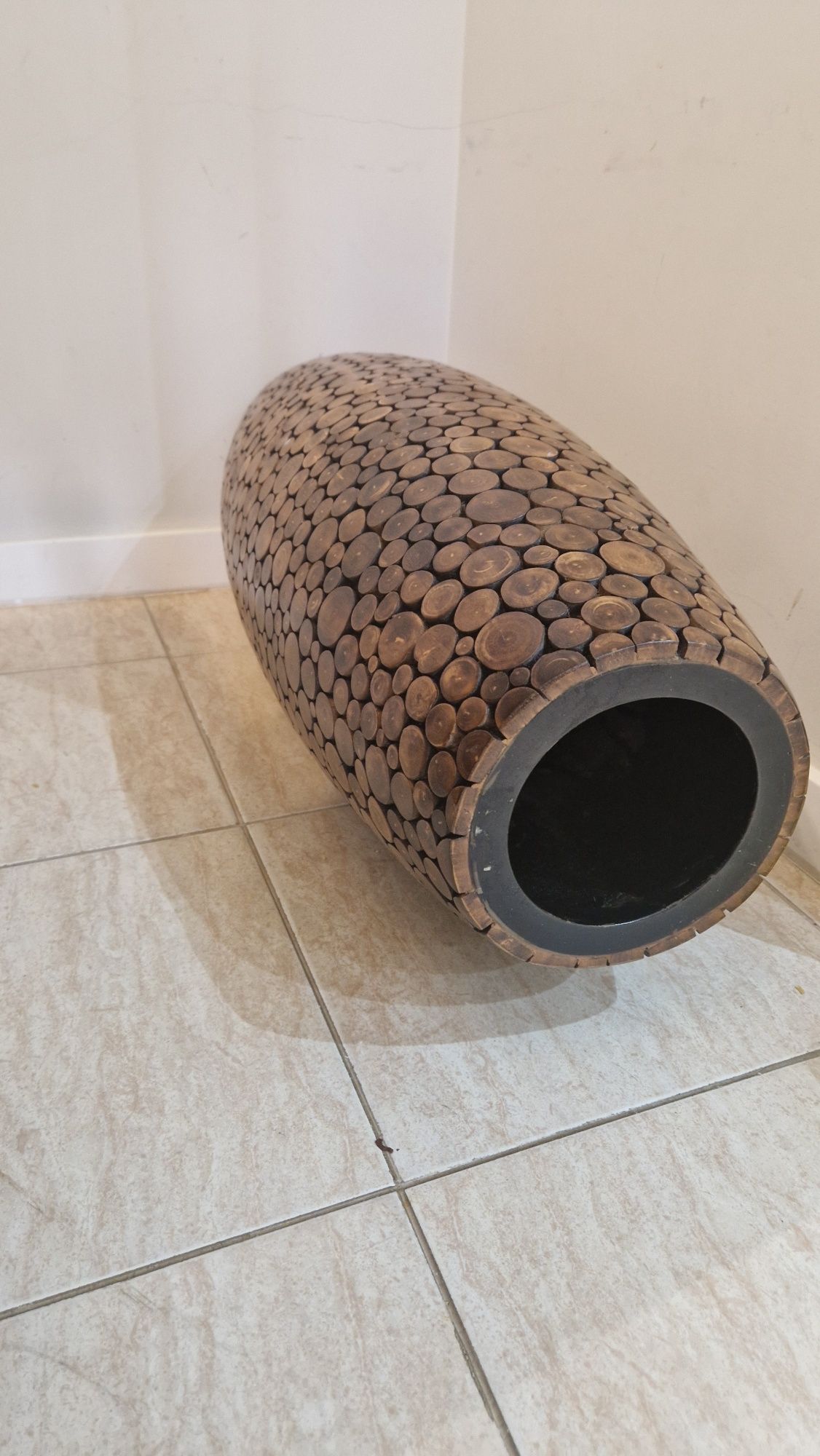 Vaso castanho com +- 81cm