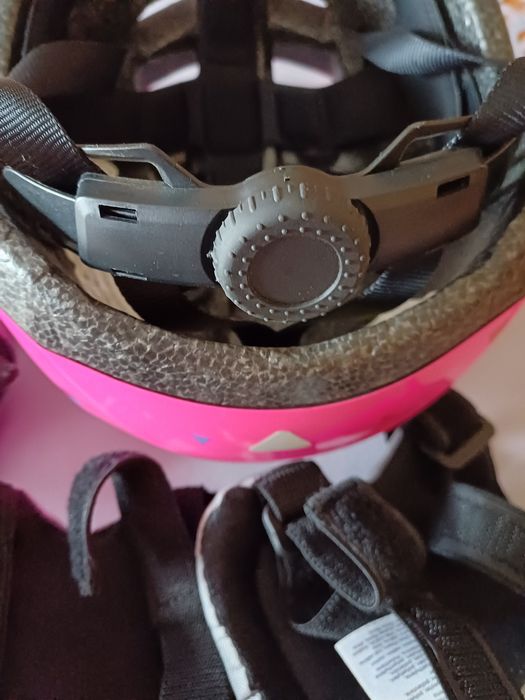 Kask rowerowy dla dziewczynki z ochraniaczami