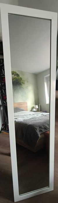 Sprzedam lustro strojące w białej ramie