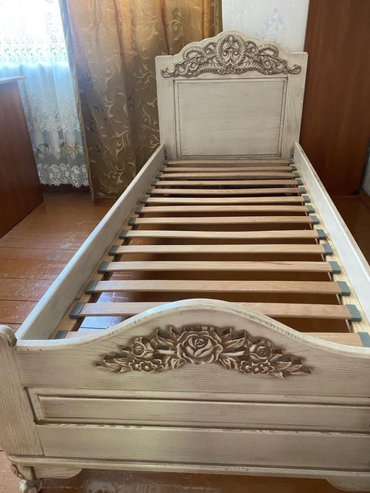 Продам односпальне ліжко