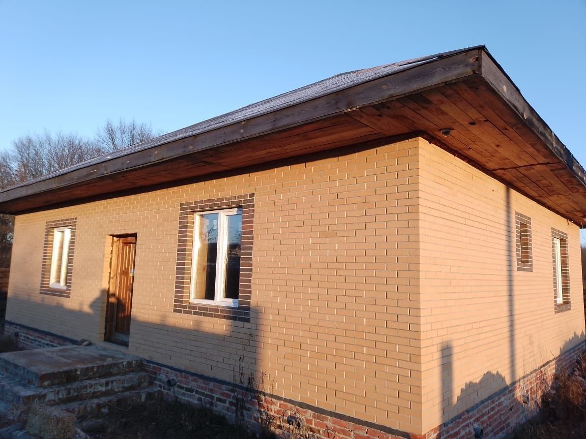 Продаж будинку район Басів