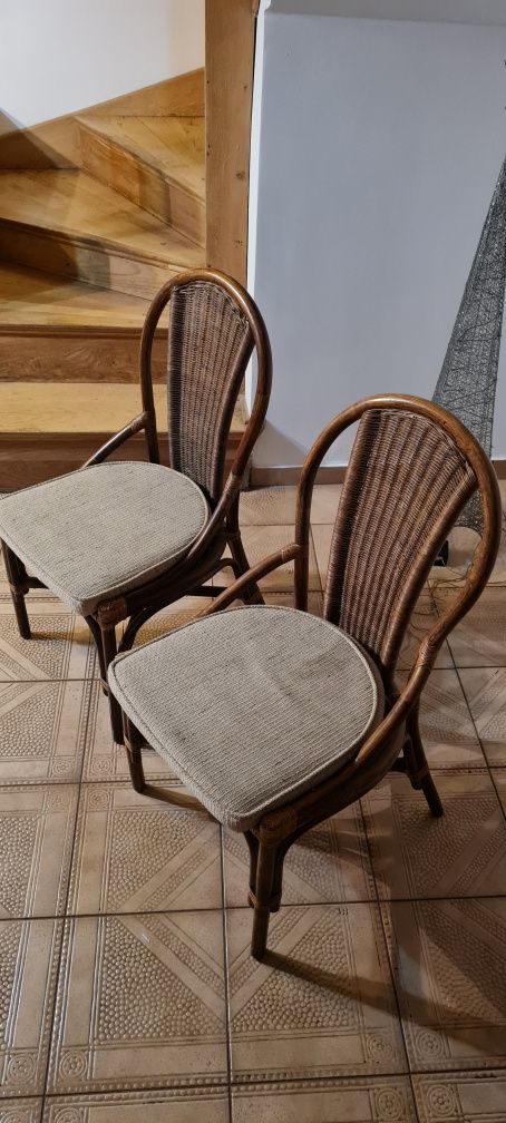 Ratanowe krzesła